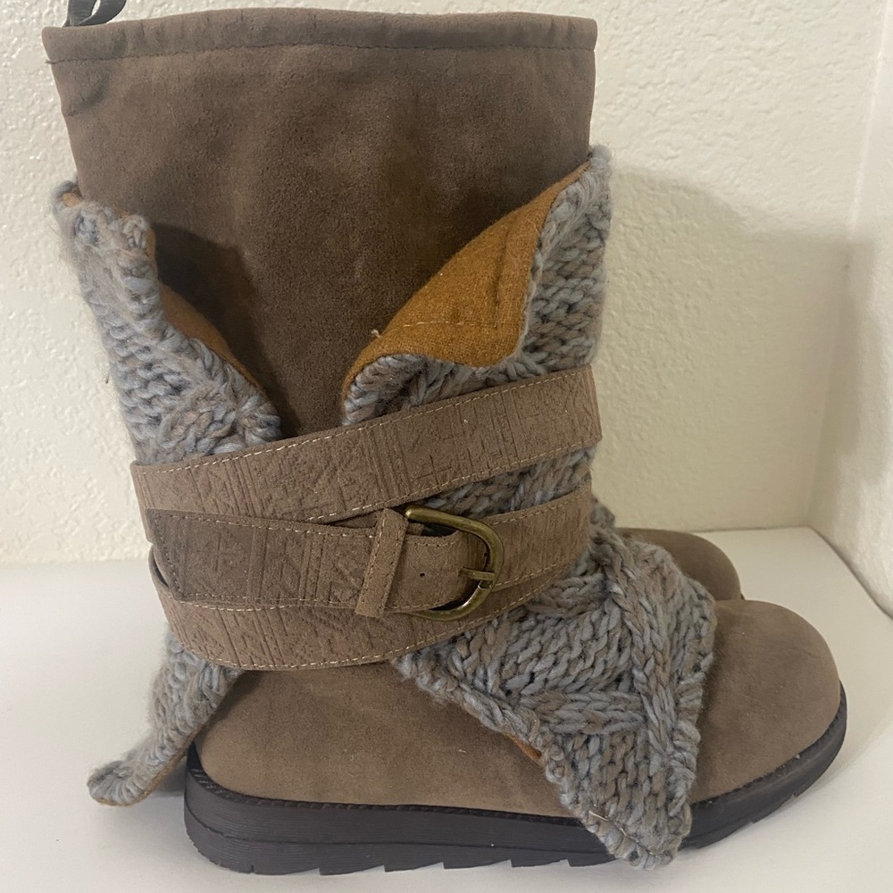Muk Luks women’s Nikki Brown Boots with a faux suede upper size 6 - Picture 3 of 9